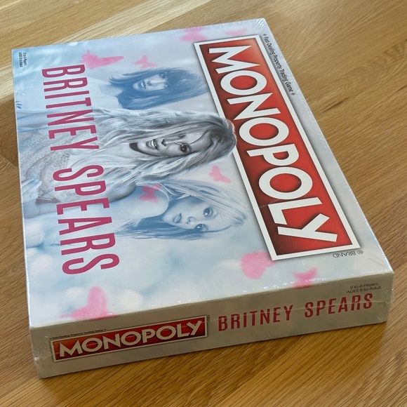 Monopoly BRITNEY SPEARS Board Game 2022 Collector's Edition - New / Sealed - Picture 6 of 8